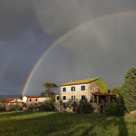 Agriturismo Spazzavento Palazzone Bagian luar foto