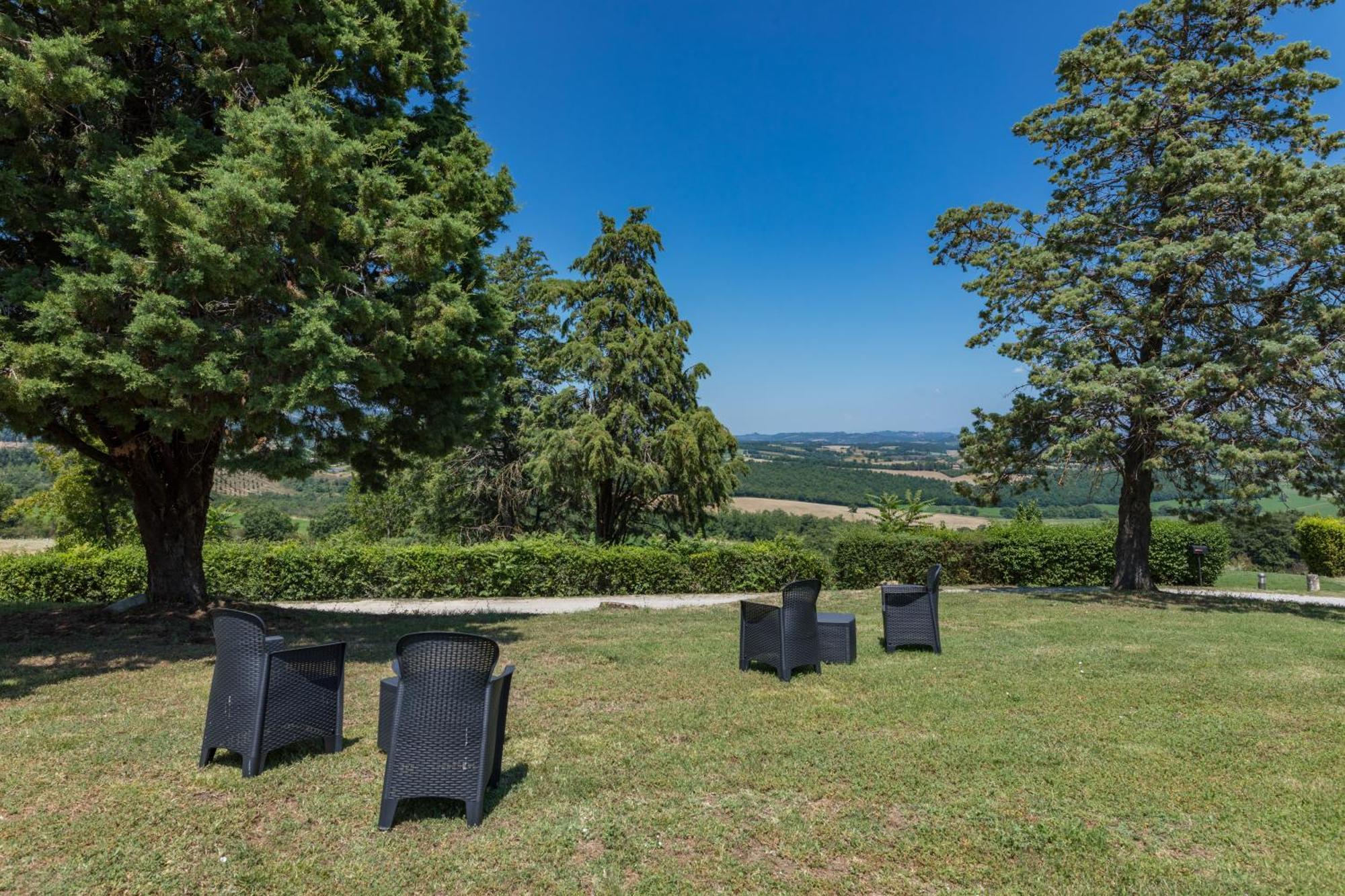 Agriturismo Spazzavento Palazzone Bagian luar foto
