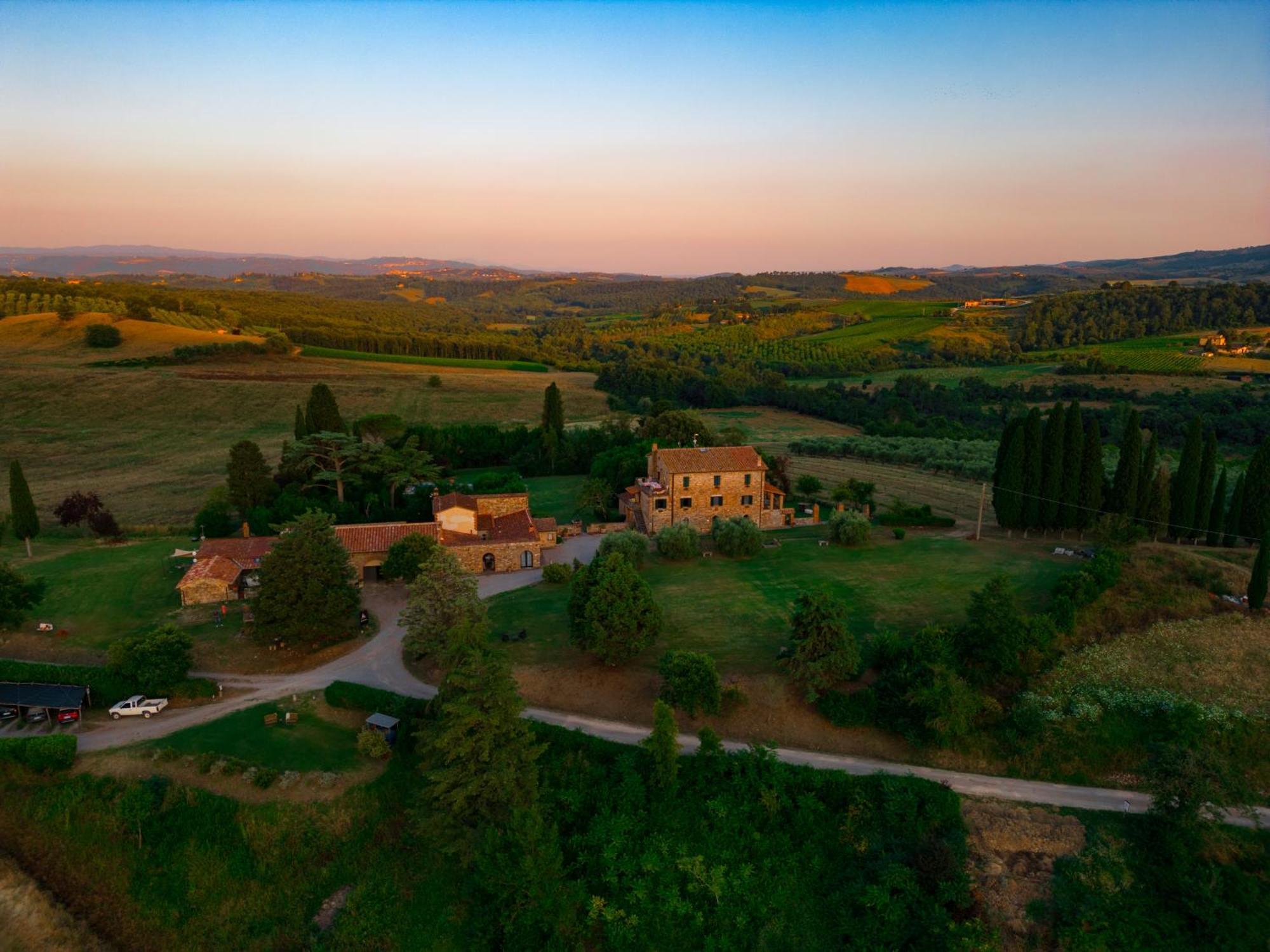 Agriturismo Spazzavento Palazzone Bagian luar foto