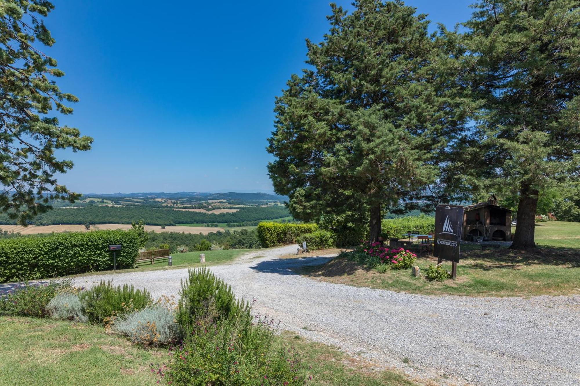 Agriturismo Spazzavento Palazzone Bagian luar foto