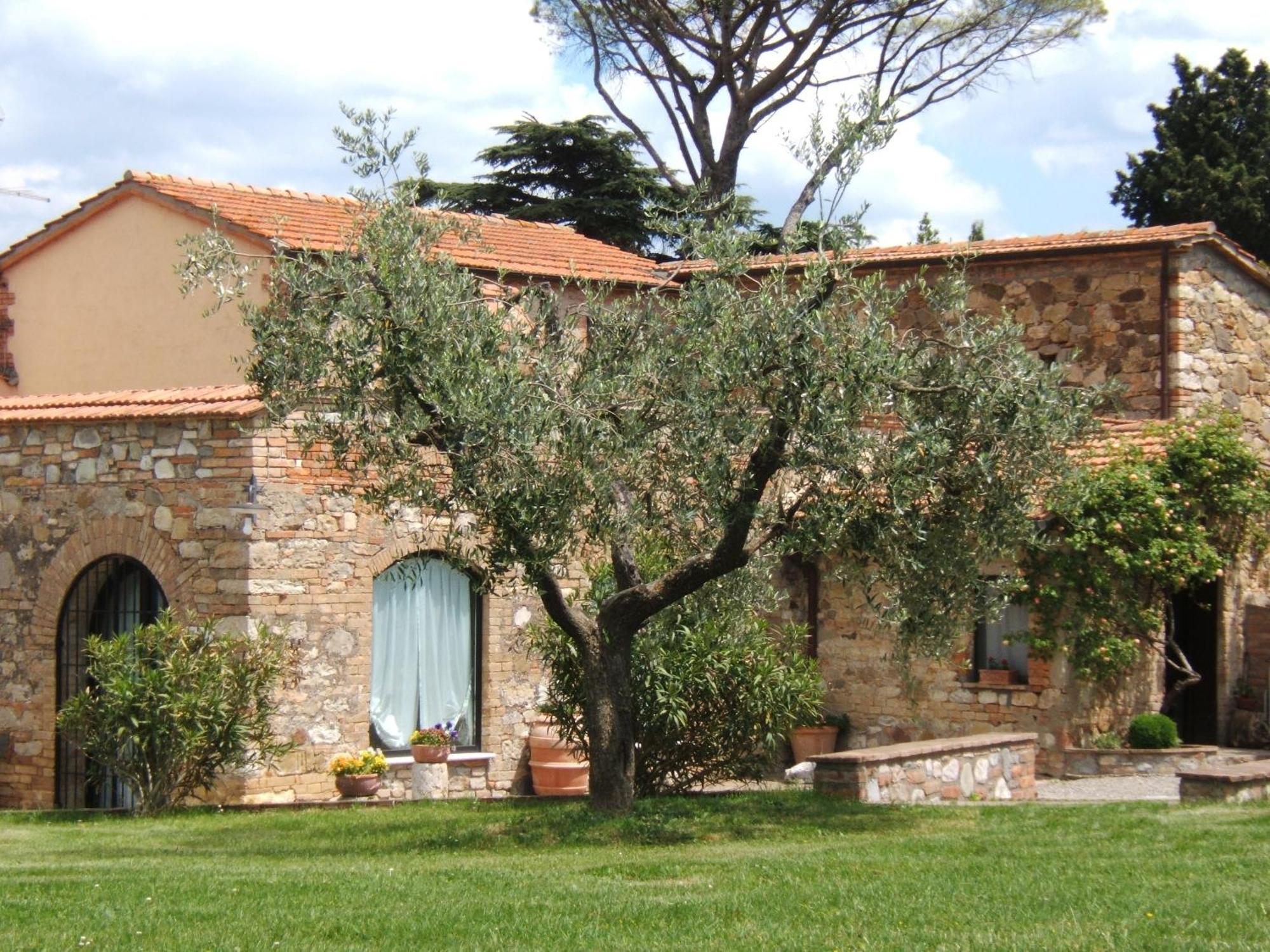 Agriturismo Spazzavento Palazzone Bagian luar foto